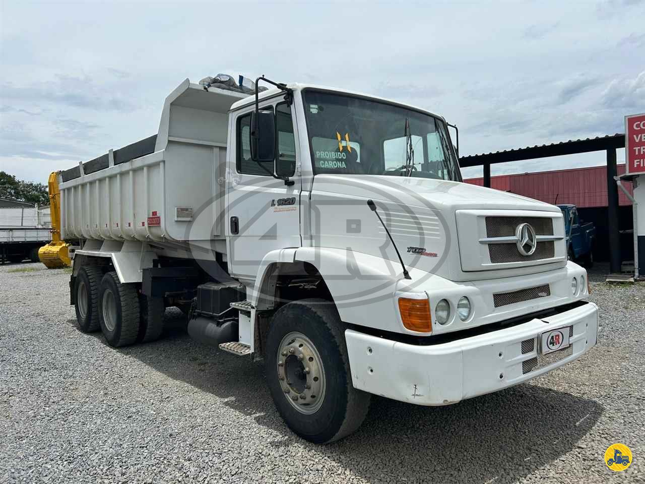 MB 1620 de 4R Caminhões